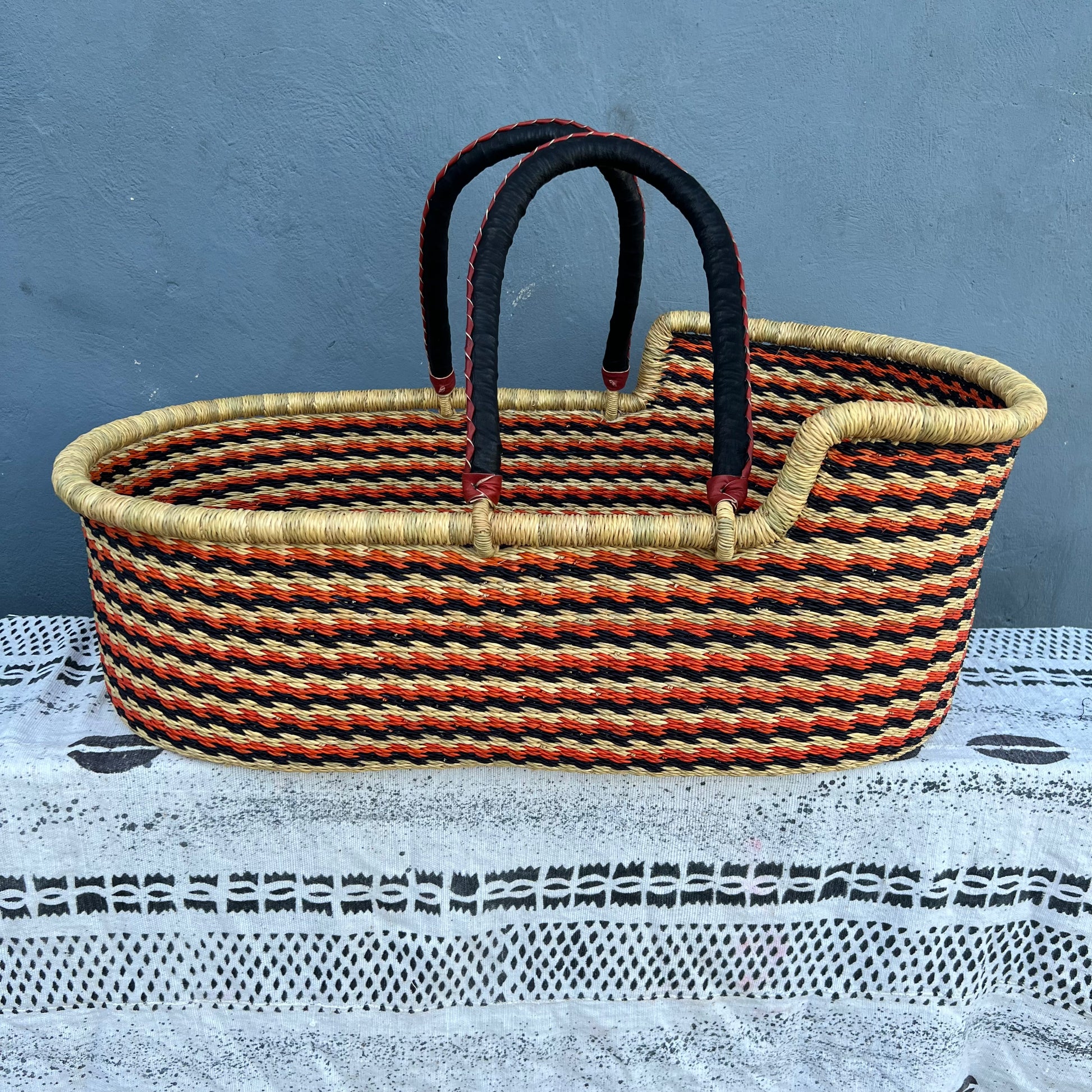 Bassinet/ Babies Cot/ Bolga Moses Basket - arabolgabaskets.com