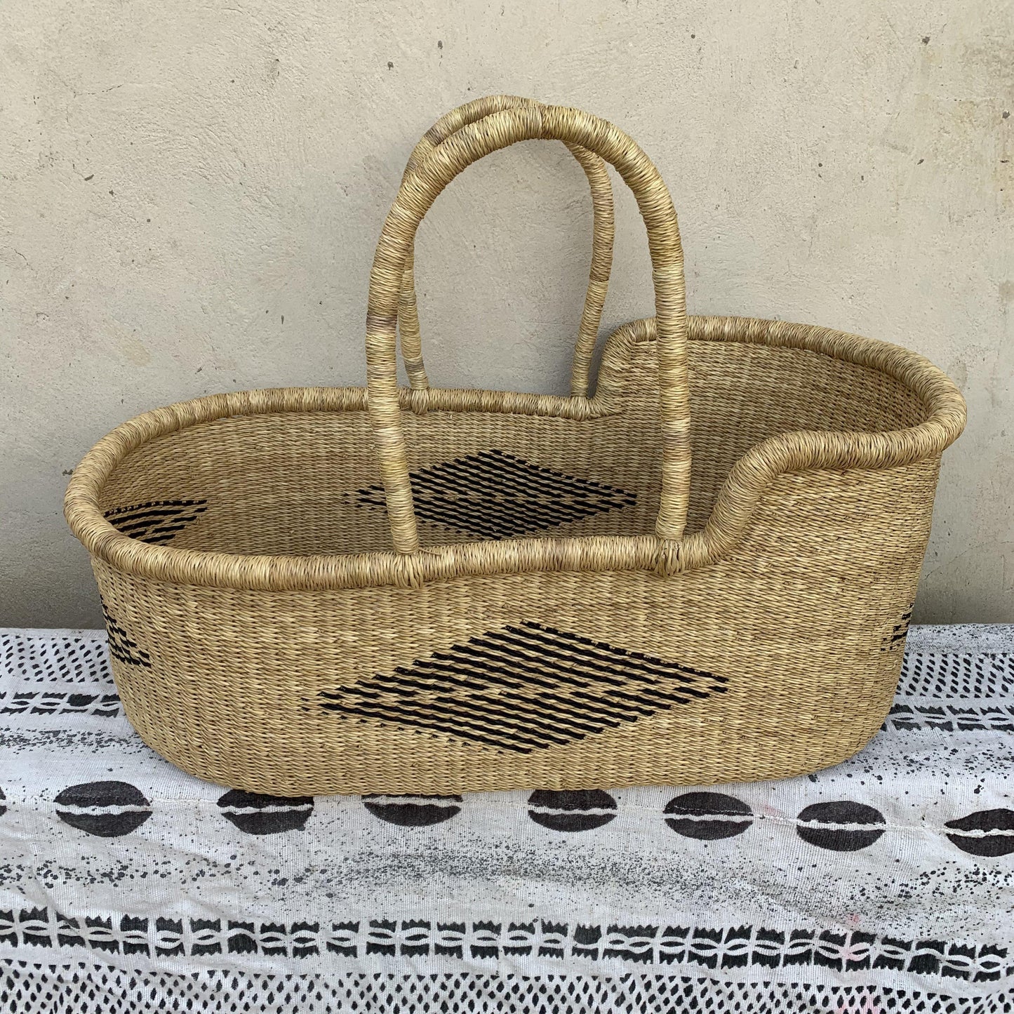 Bassinet/Babies Cot/ Bolga Moses Basket - arabolgabaskets.com
