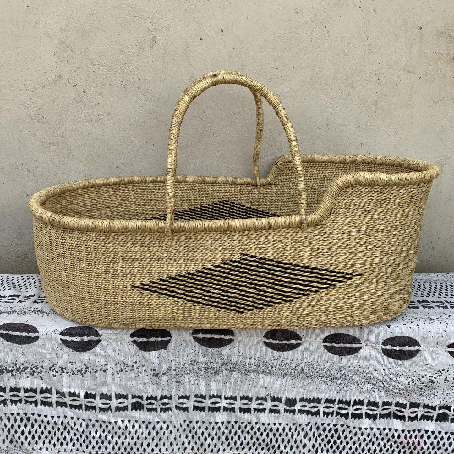 Bassinet/Babies Cot/Bolga Moses Basket - arabolgabaskets.com