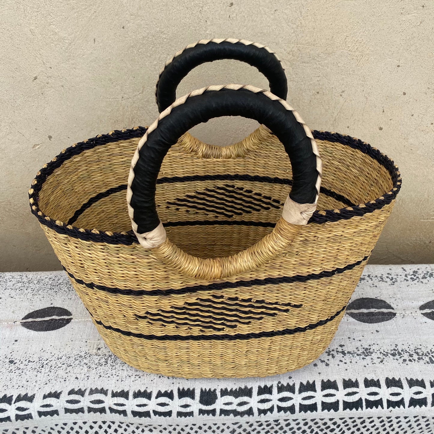 Single Weave Oval Shopping Bolga Basket - Ring Handle