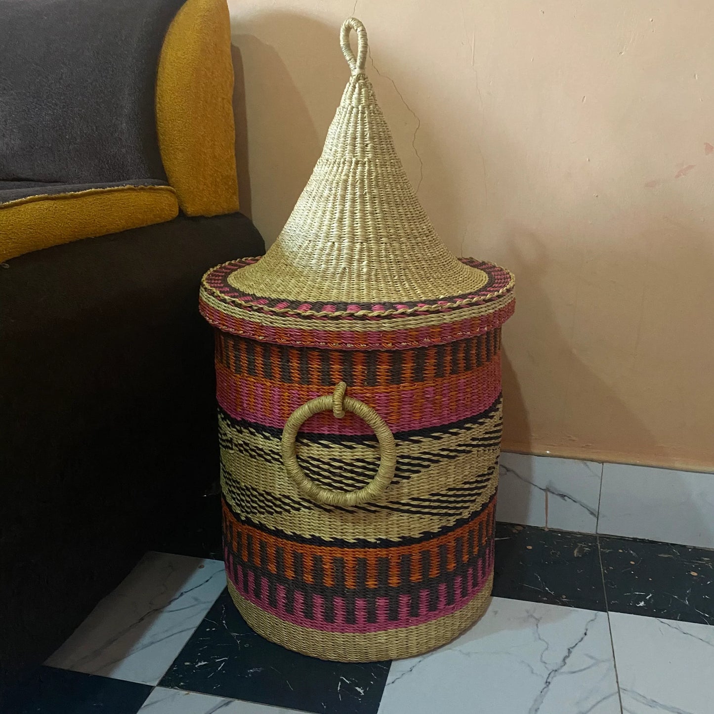 Lidded Bolga Laundry Basket - arabolgabaskets.com