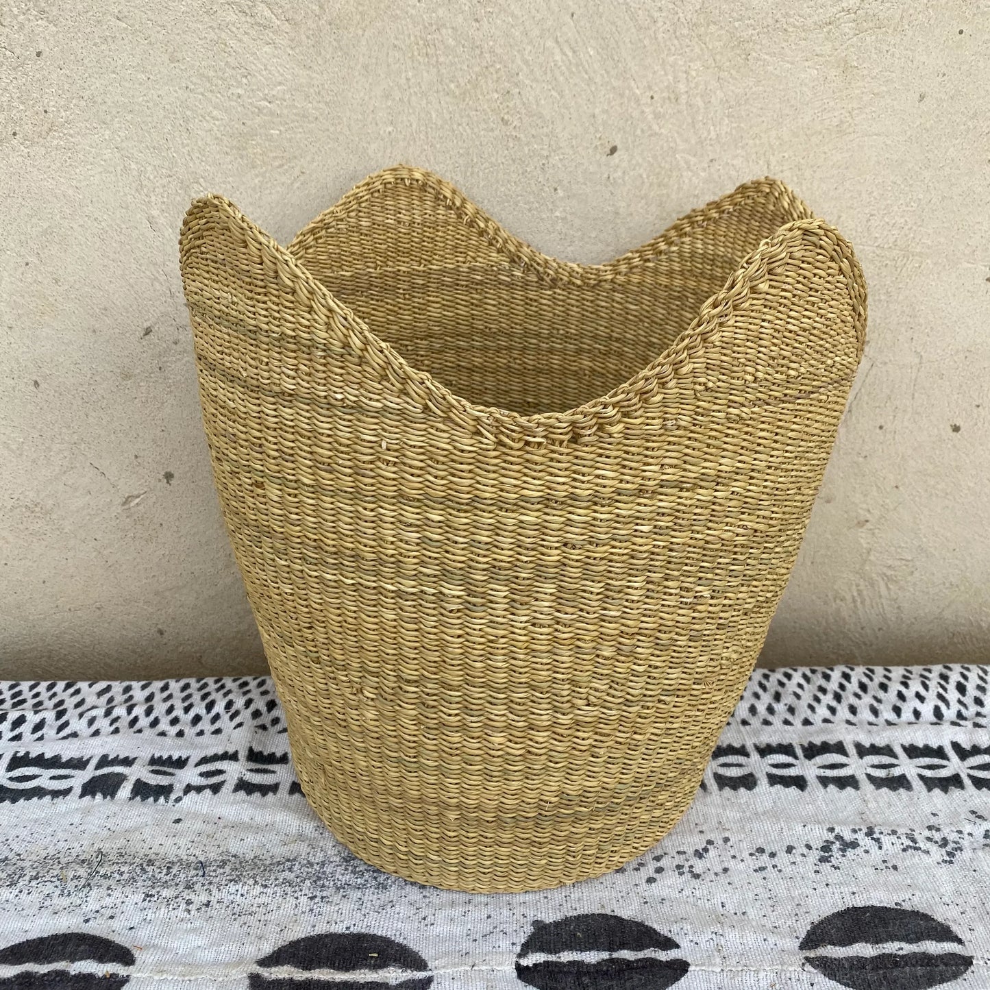 Natural Wave Planter Bolga Basket - arabolgabaskets.com