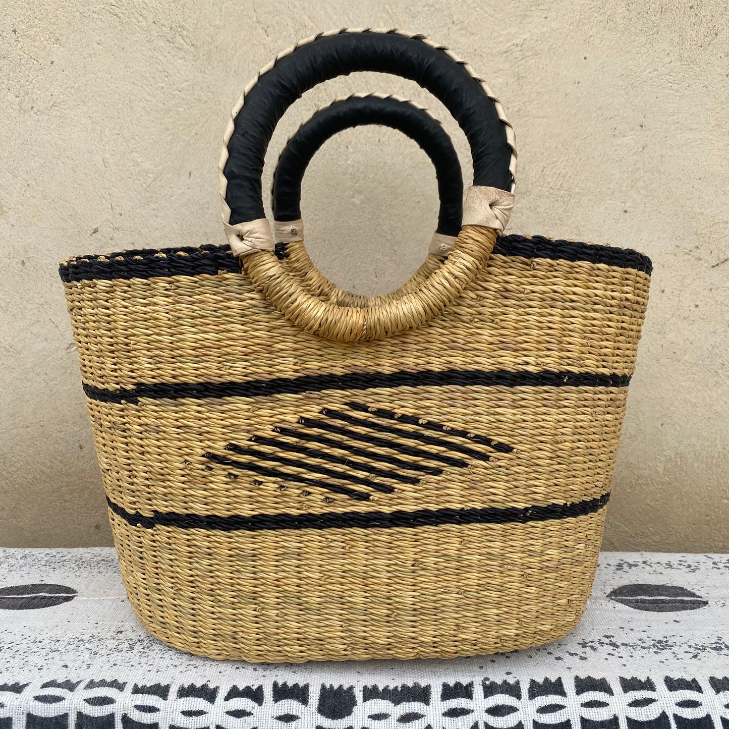 Single Weave Oval Shopping Bolga Basket - Ring Handle