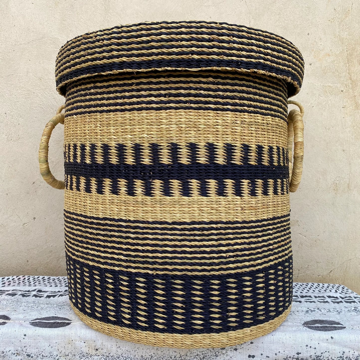 Black & Natural Lidded Bolga Hamper Basket/Laundry Basket - arabolgabaskets.com