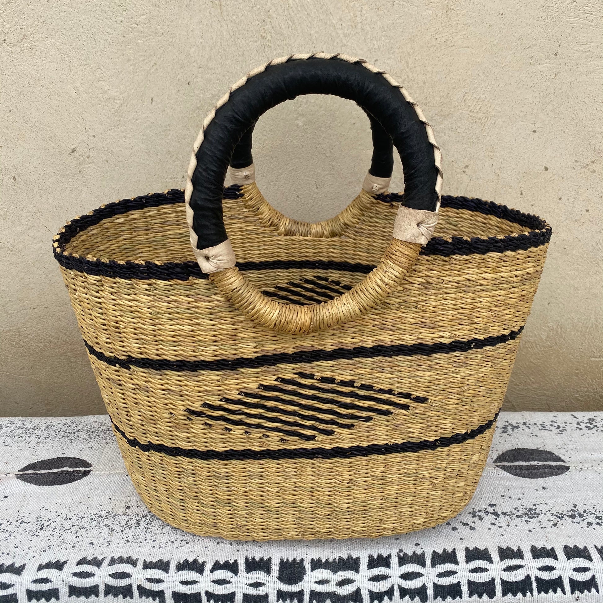 Single Weave Oval Shopping Bolga Basket - Ring Handle - arabolgabaskets.com