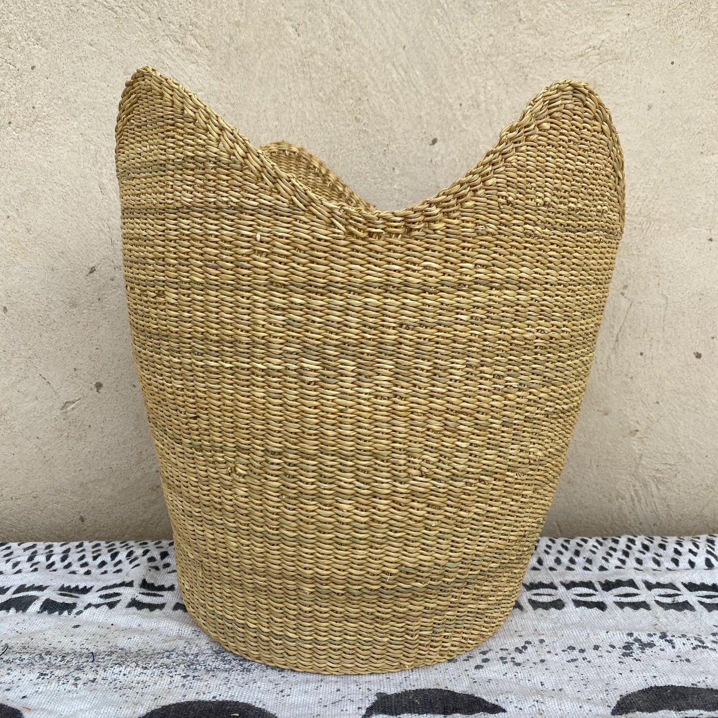 Natural Wave Planter Bolga Basket - arabolgabaskets.com