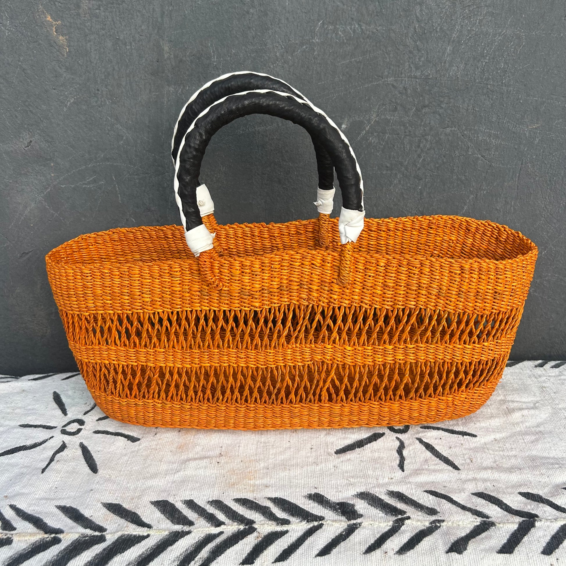 Handwoven Bolga Tote Basket/Picnic Basket/Shopping Basket - arabolgabaskets.com