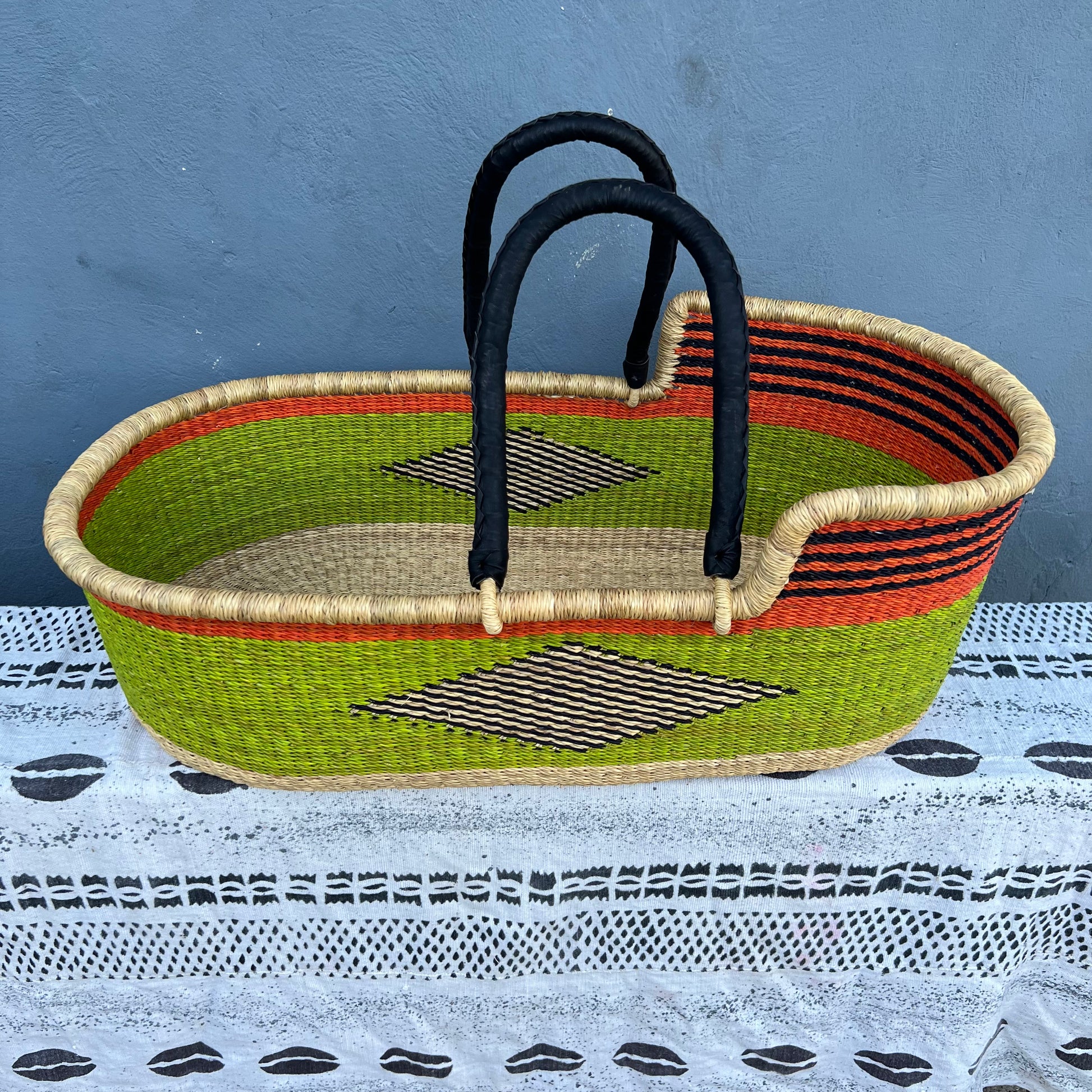 Bassinet/ Babies Cot/ Bolga Moses Basket - arabolgabaskets.com