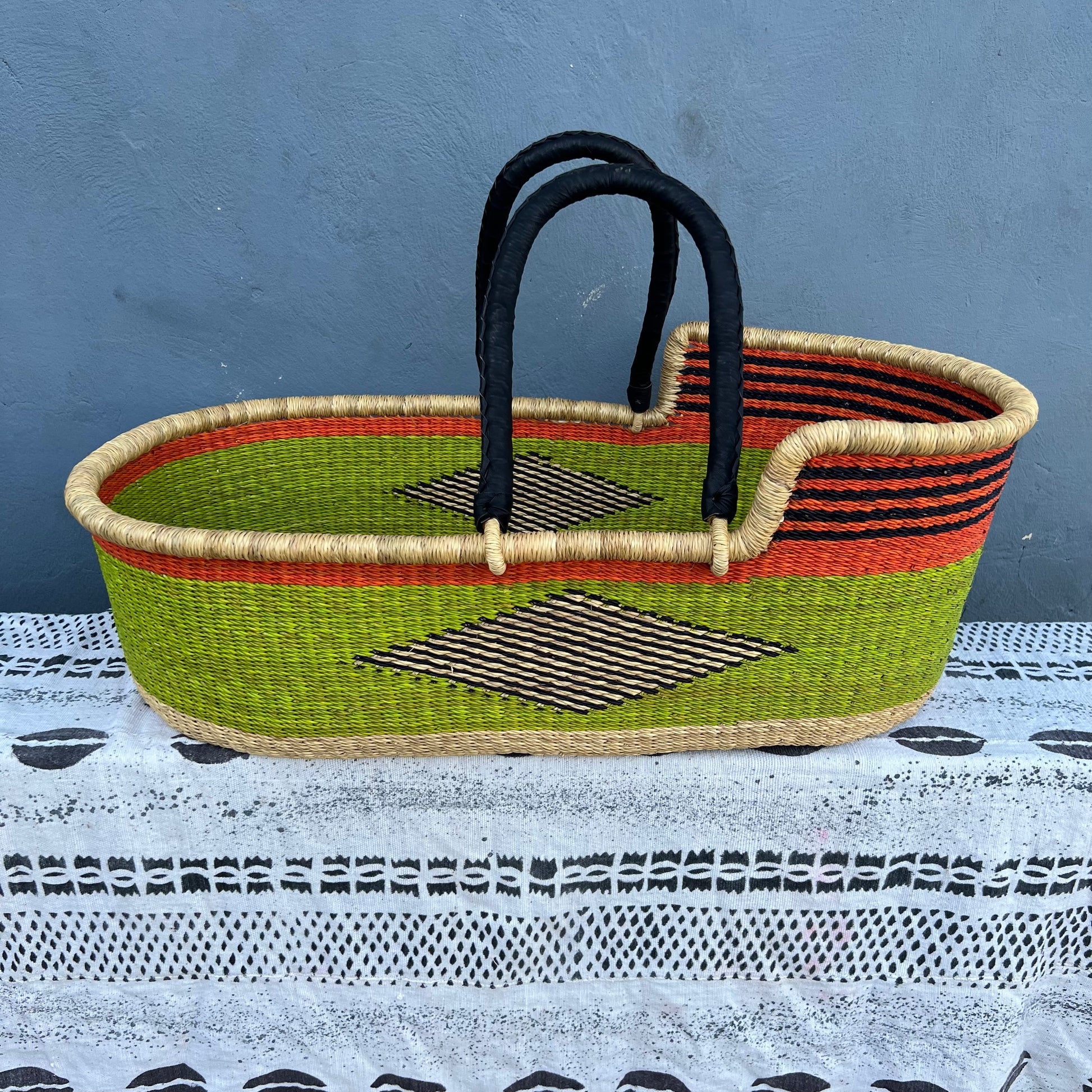 Bassinet/ Babies Cot/ Bolga Moses Basket - arabolgabaskets.com