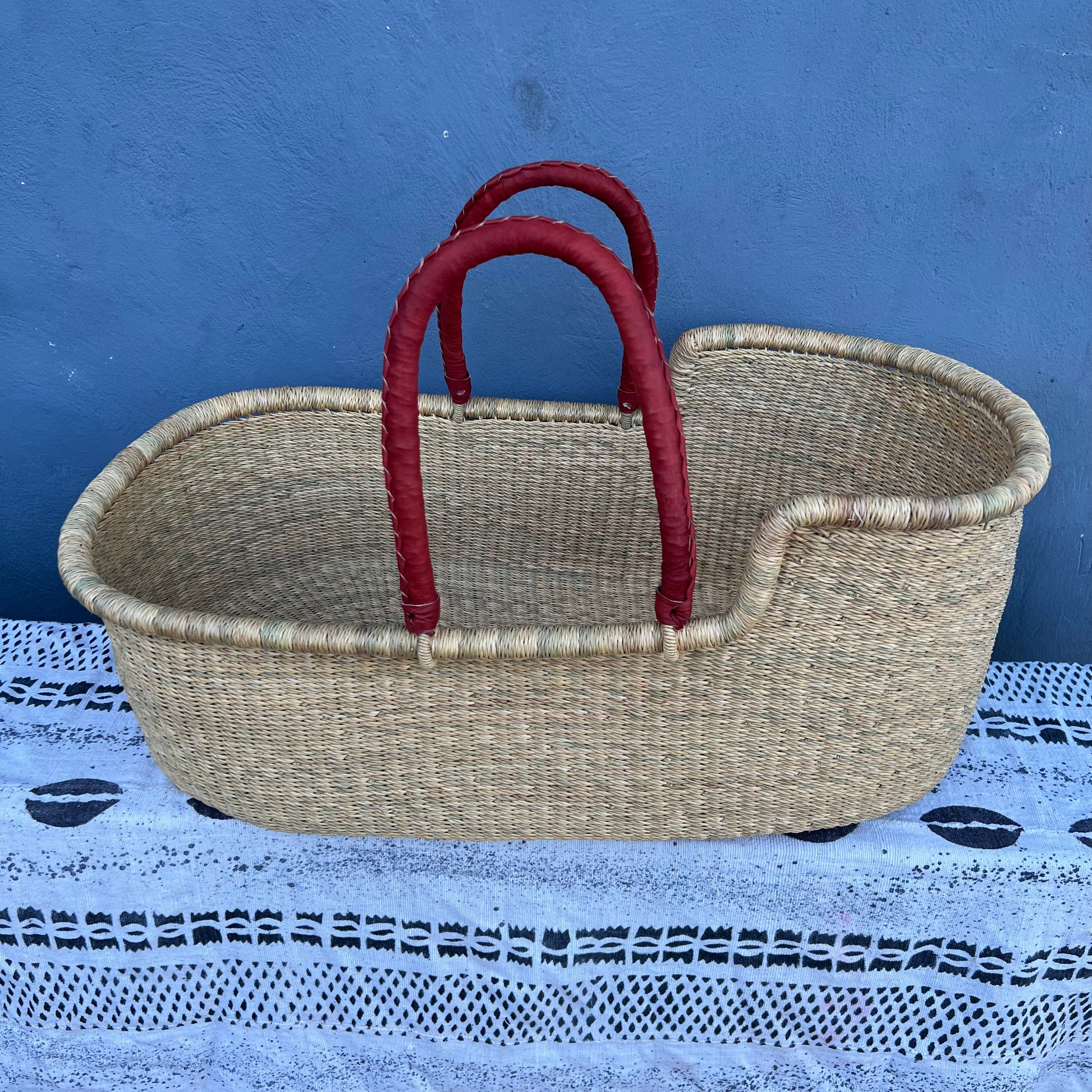 Baby Bassinet/ Babies Cot/Bolga Moses Basket - arabolgabaskets.com