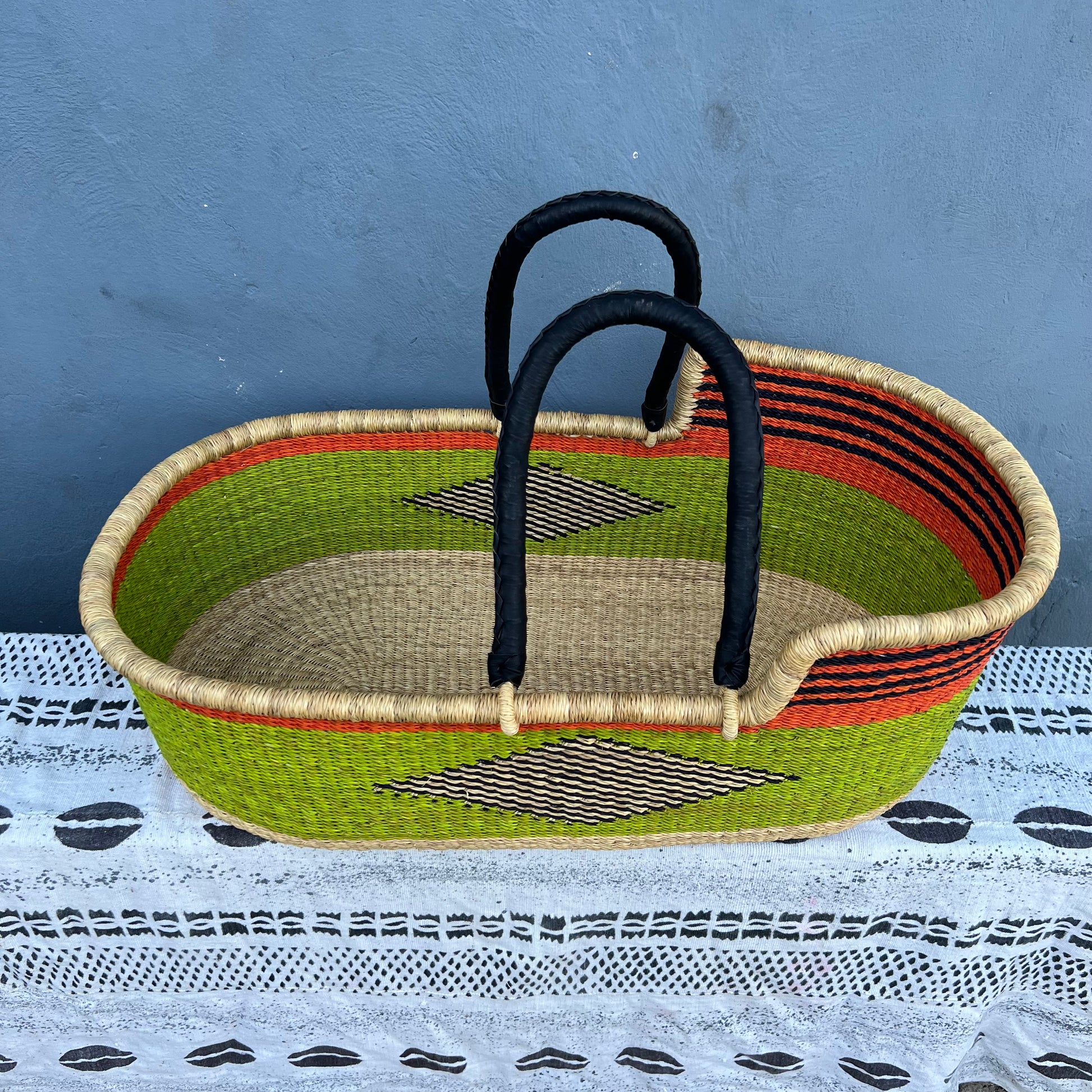 Bassinet/ Babies Cot/ Bolga Moses Basket - arabolgabaskets.com