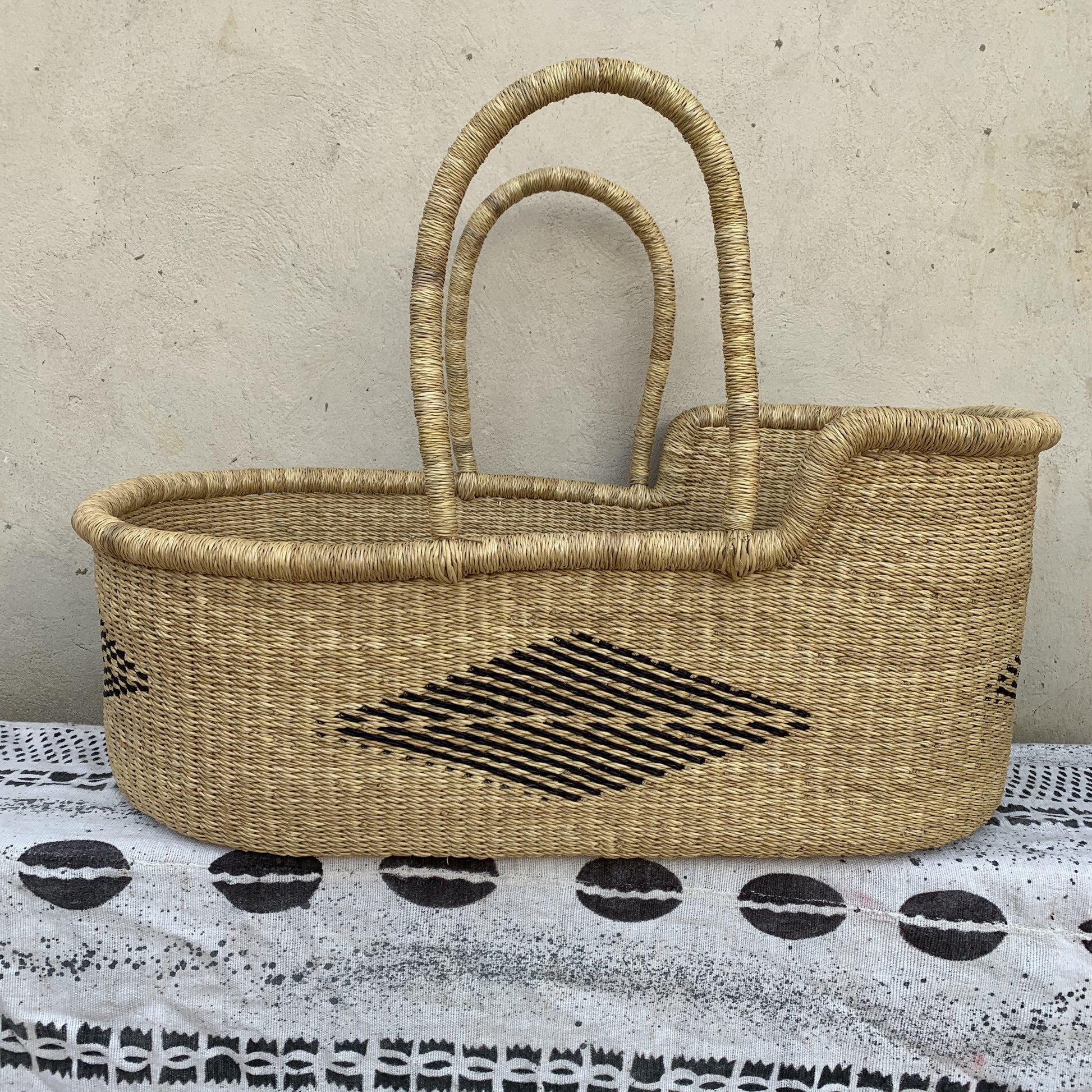 Bassinet/Babies Cot/ Bolga Moses Basket - arabolgabaskets.com