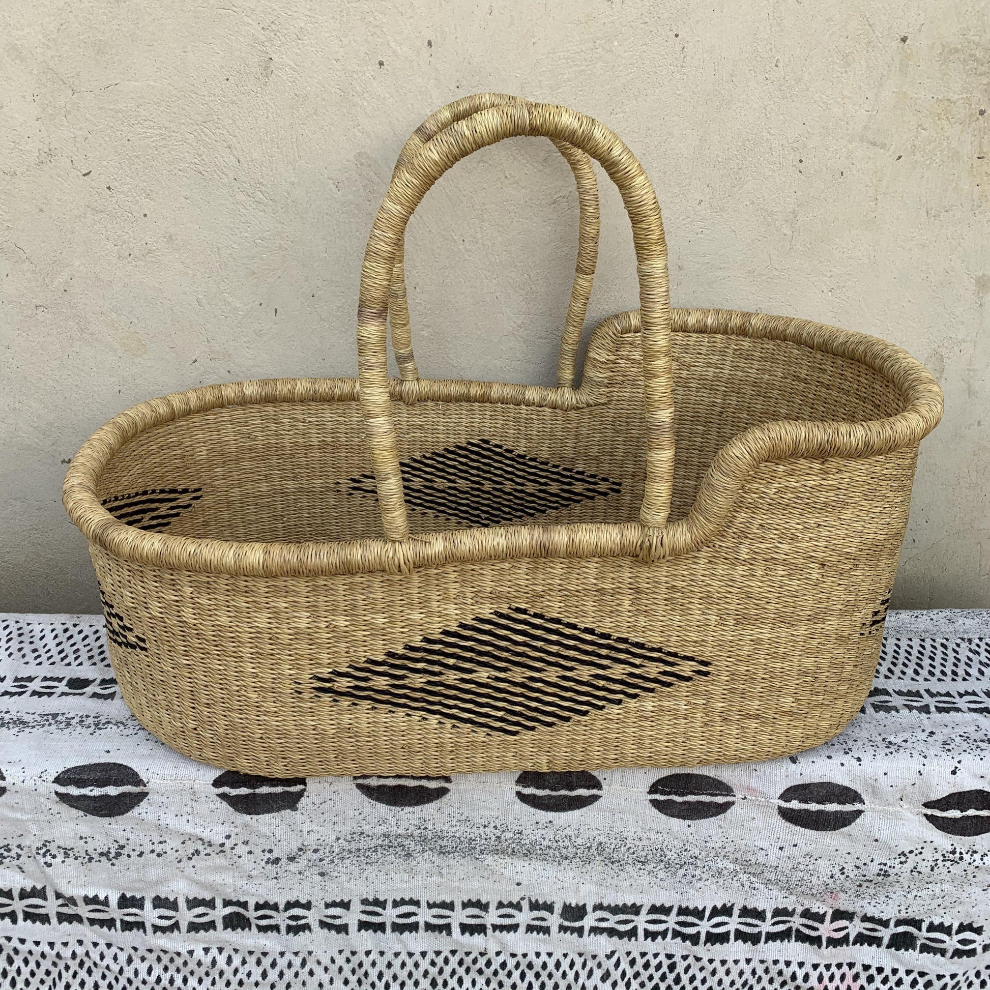 Bassinet/Babies Cot/ Bolga Moses Basket - arabolgabaskets.com