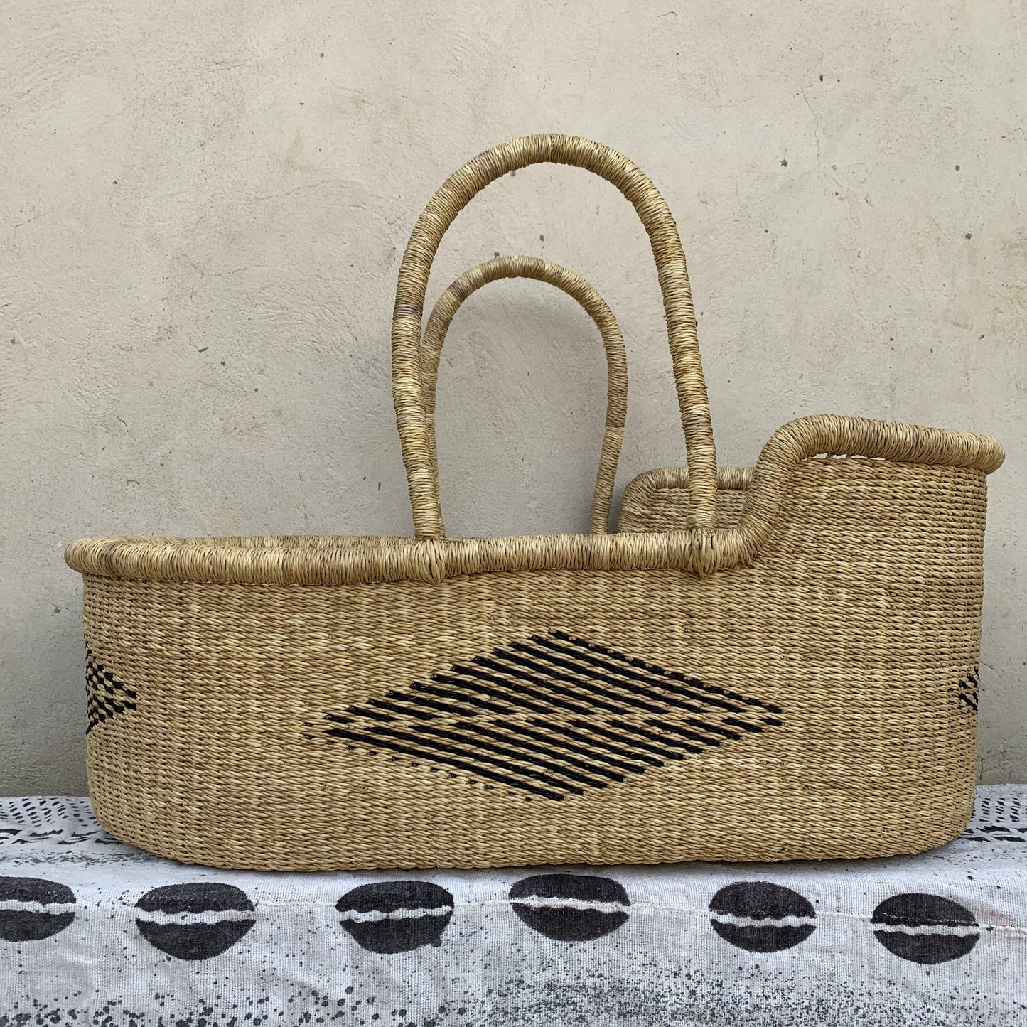 Bassinet/Babies Cot/ Bolga Moses Basket - arabolgabaskets.com