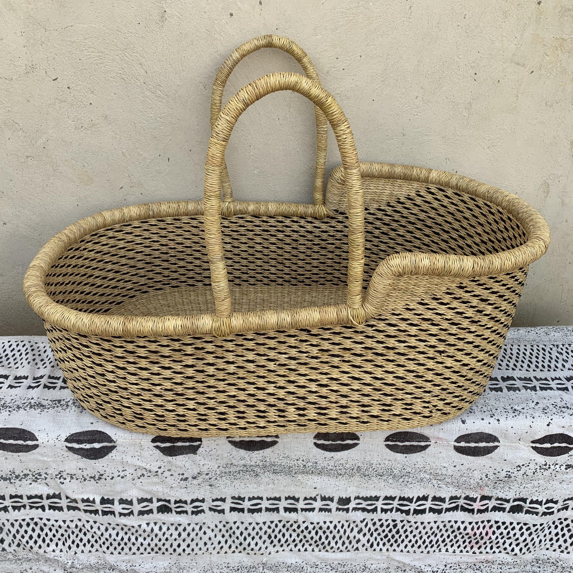Bassinet/Babies Cot/ Bolga Moses Basket - arabolgabaskets.com