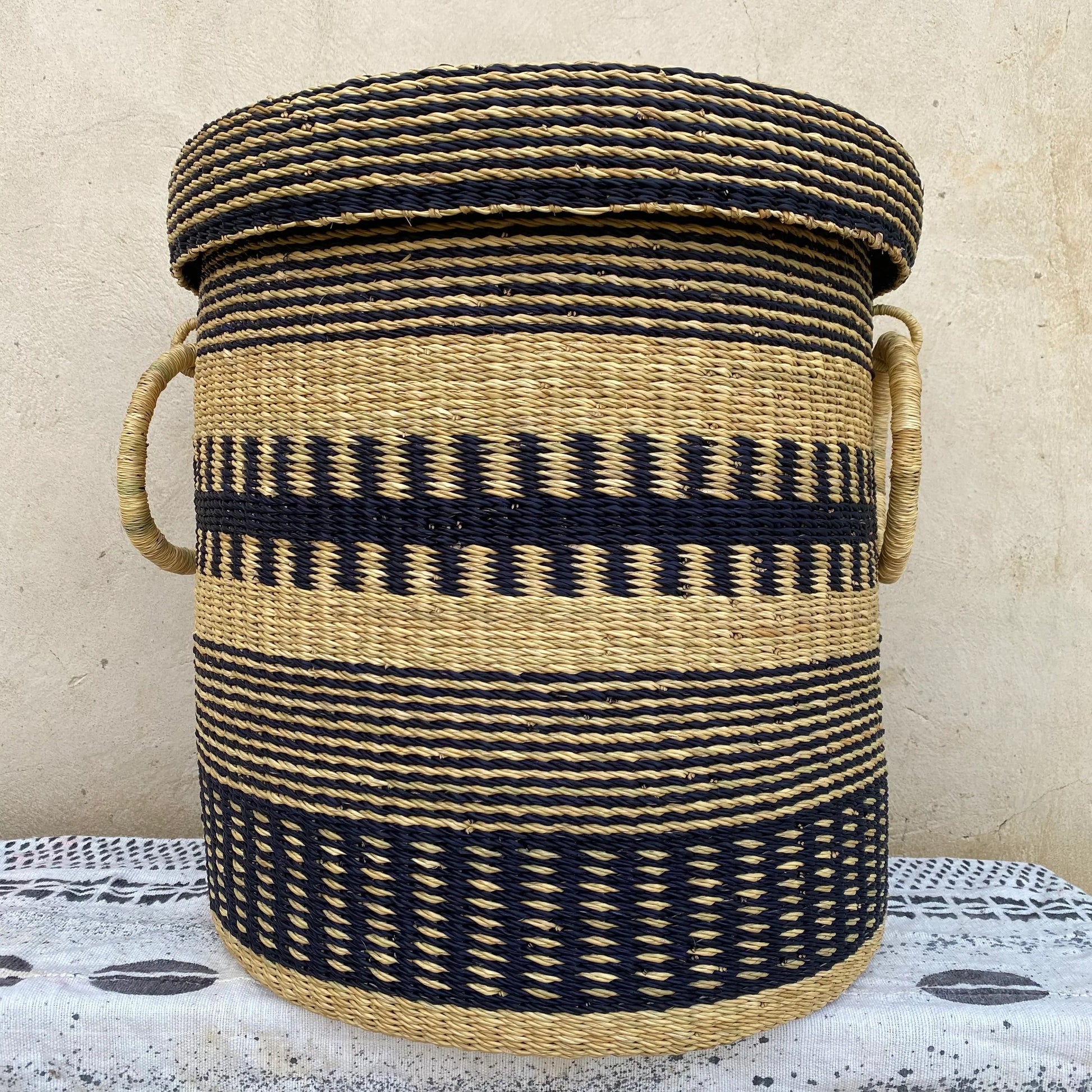 Black & Natural Lidded Bolga Hamper Basket/Laundry Basket - arabolgabaskets.com